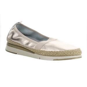 *Bos. & Co. Fastest Slip-On Flat Shoe in Champagne Satin – EU40/US9-9.5